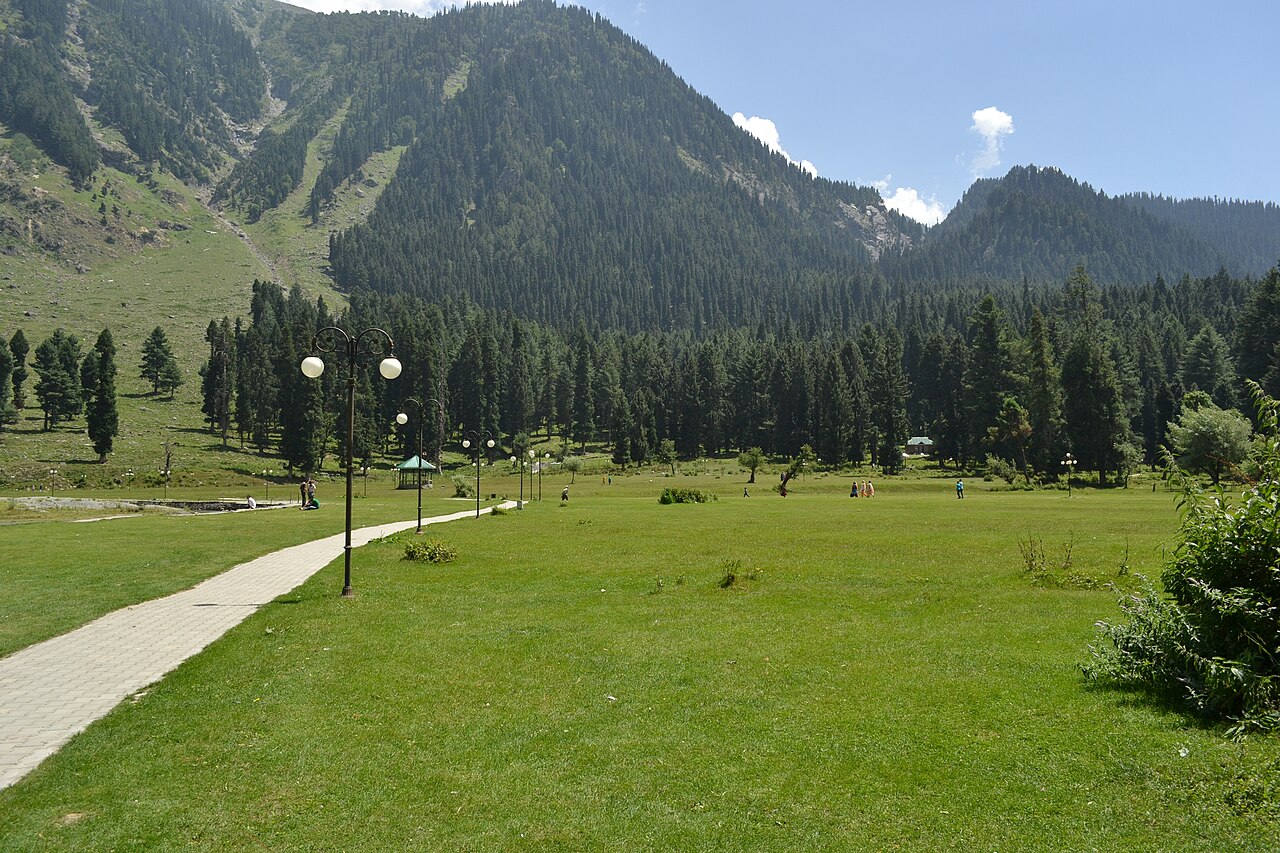 Glamorous Kashmir Tour for Couples