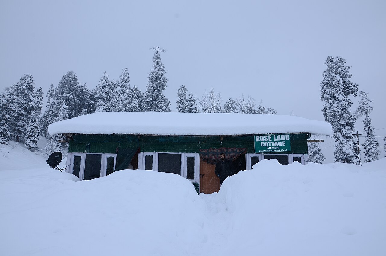 Apharwat Alpine Lodge