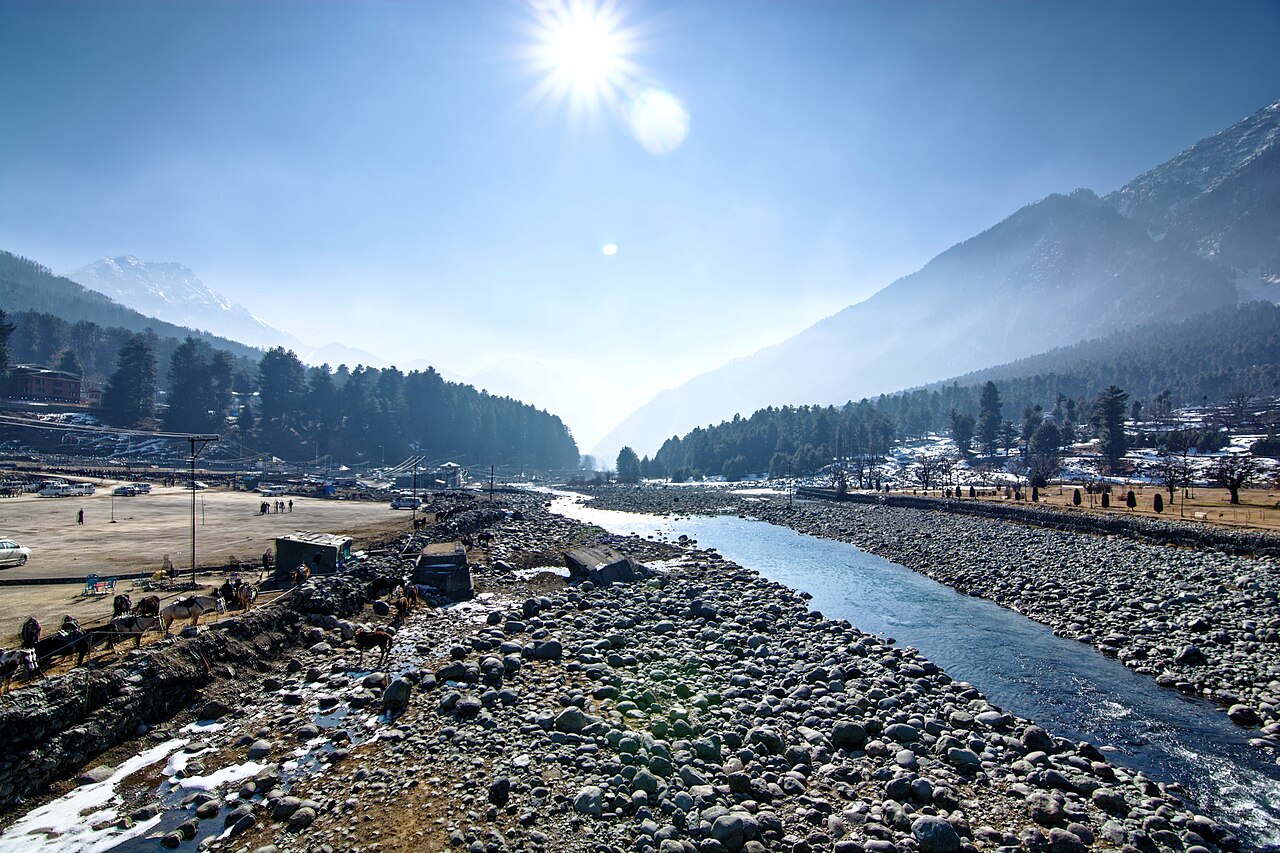 Kashmir Escape | Create Family Memories